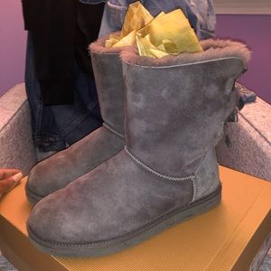 AUTHENTIC UGG Australia Bailey Bow I Grey Size 9